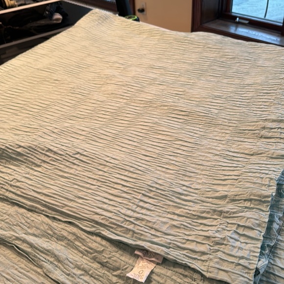 EUC Coastal Living Home Collection Curtains (3 Sets) - Picture 7 of 8